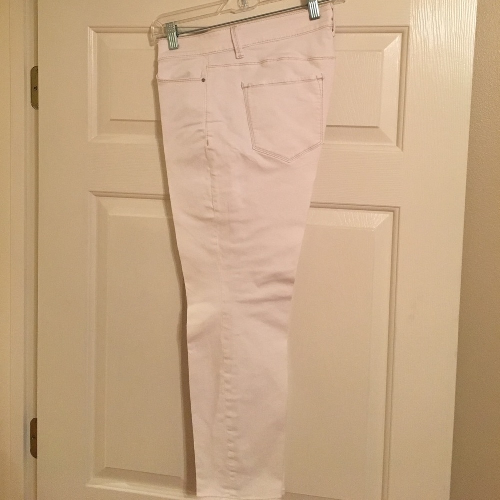 Ann Taylor crop size 10 white jeans