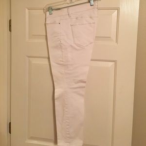 Ann Taylor crop size 10 white jeans