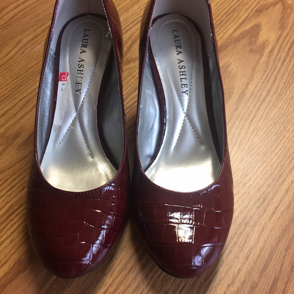 Laura Ashley heel