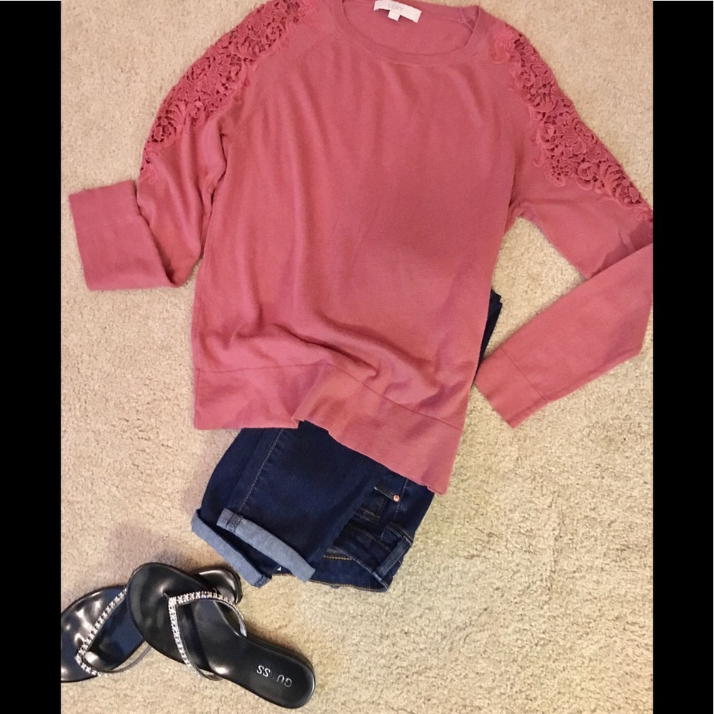 Loft rose long sleeve sweater, perfect condition.M