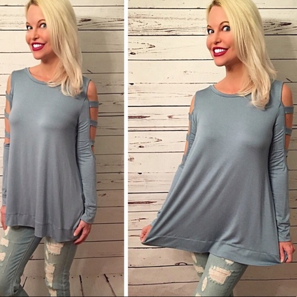 🎉 HP 🎉 Arm cut out tunic in light sapphire 💕 - Picture 3 of 5