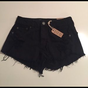 NEW with tags! American Eagle Ripped Black Shorts