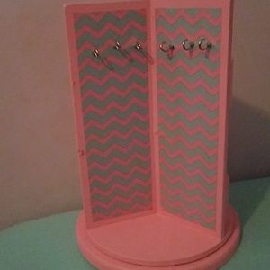 Pink and blue spinning trinket holder