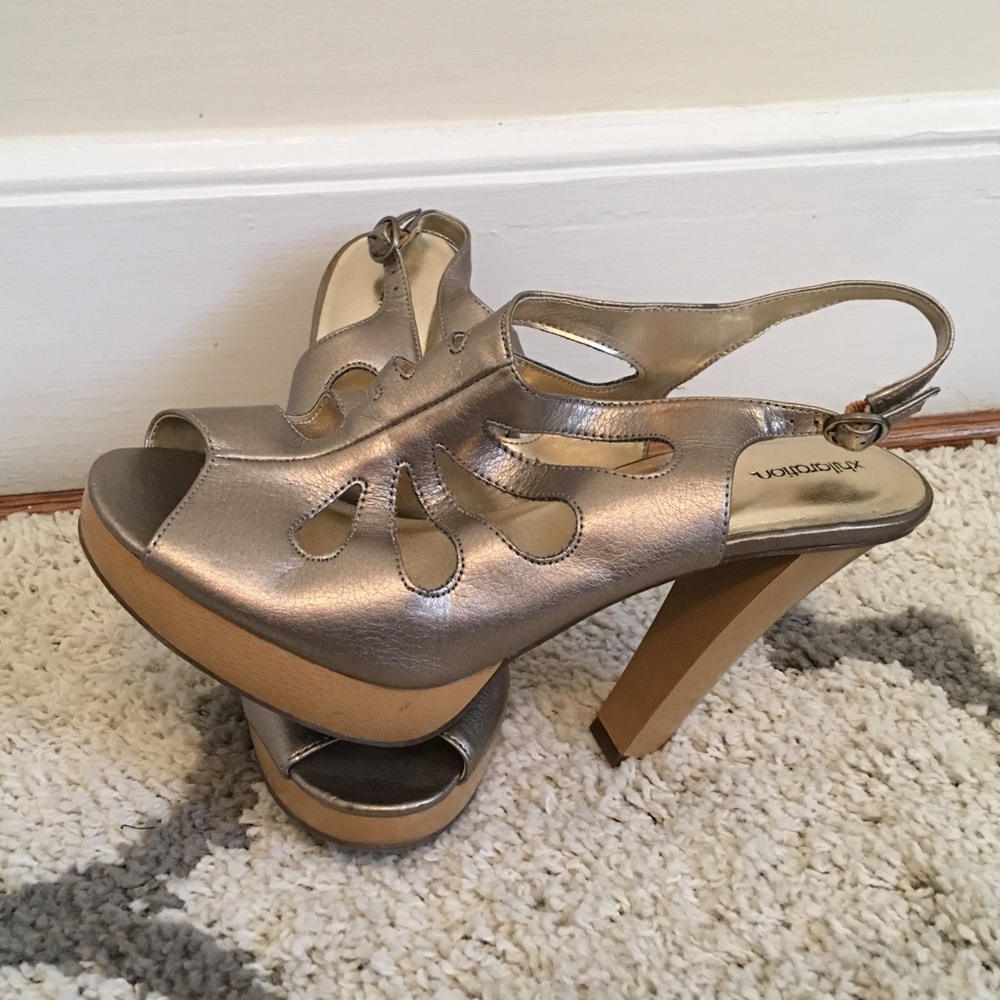 Xhilaration Gold Strappy Heels