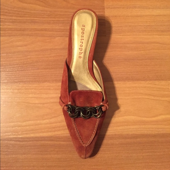 Apostrophe Chic Chain Glam Slides - Picture 2 of 4