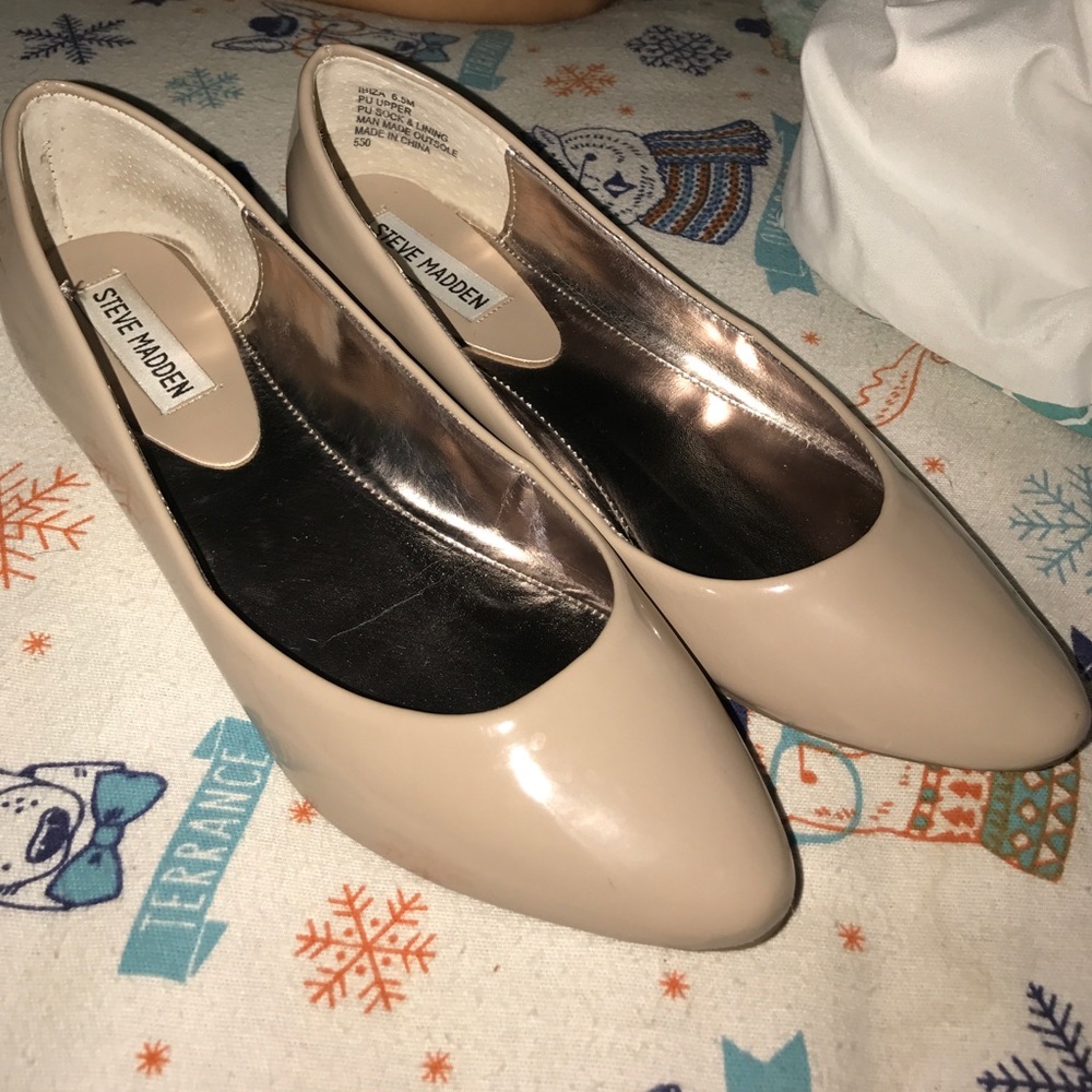 Nude tan Steve Madden flats size 6.5