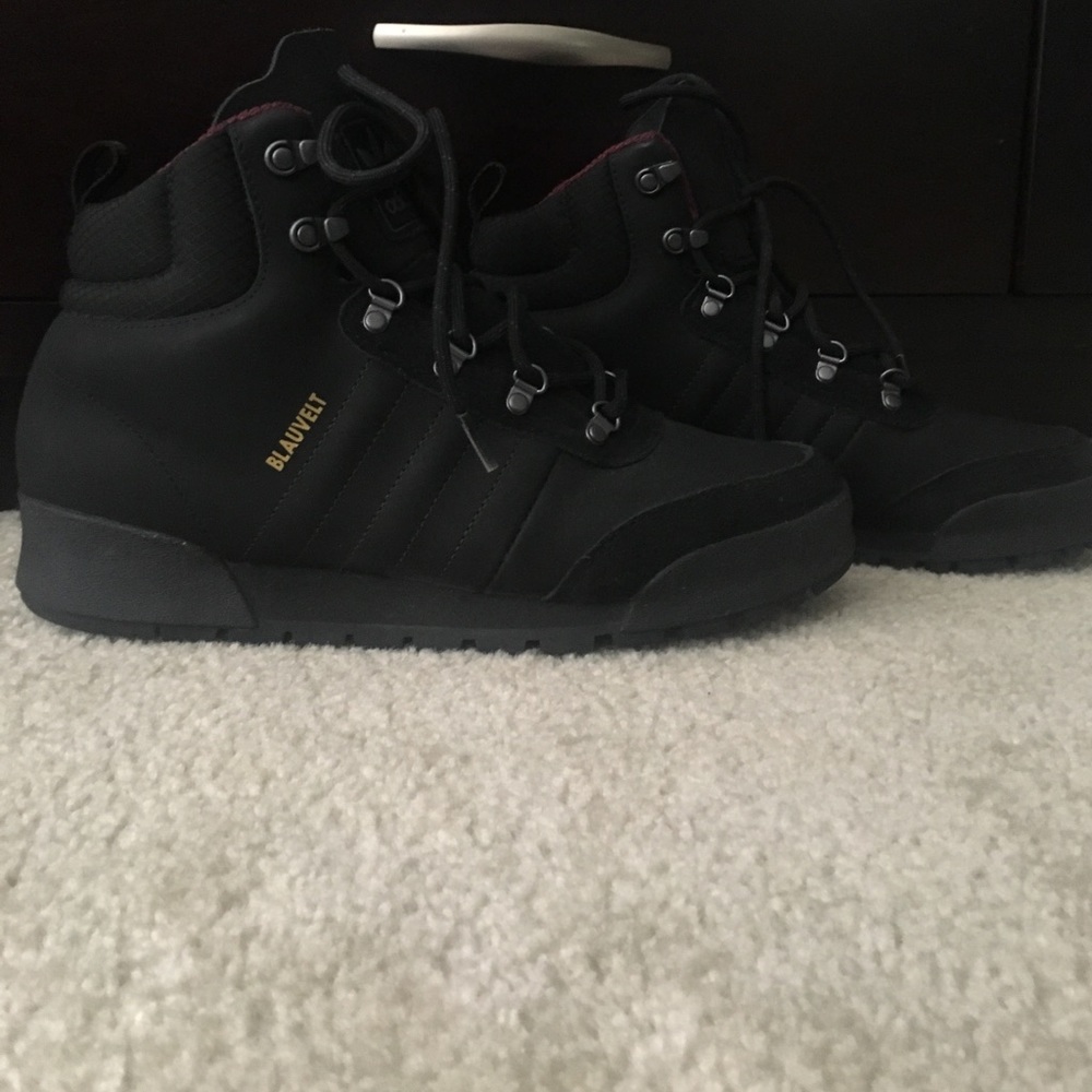 Adidas - Picture 2 of 3