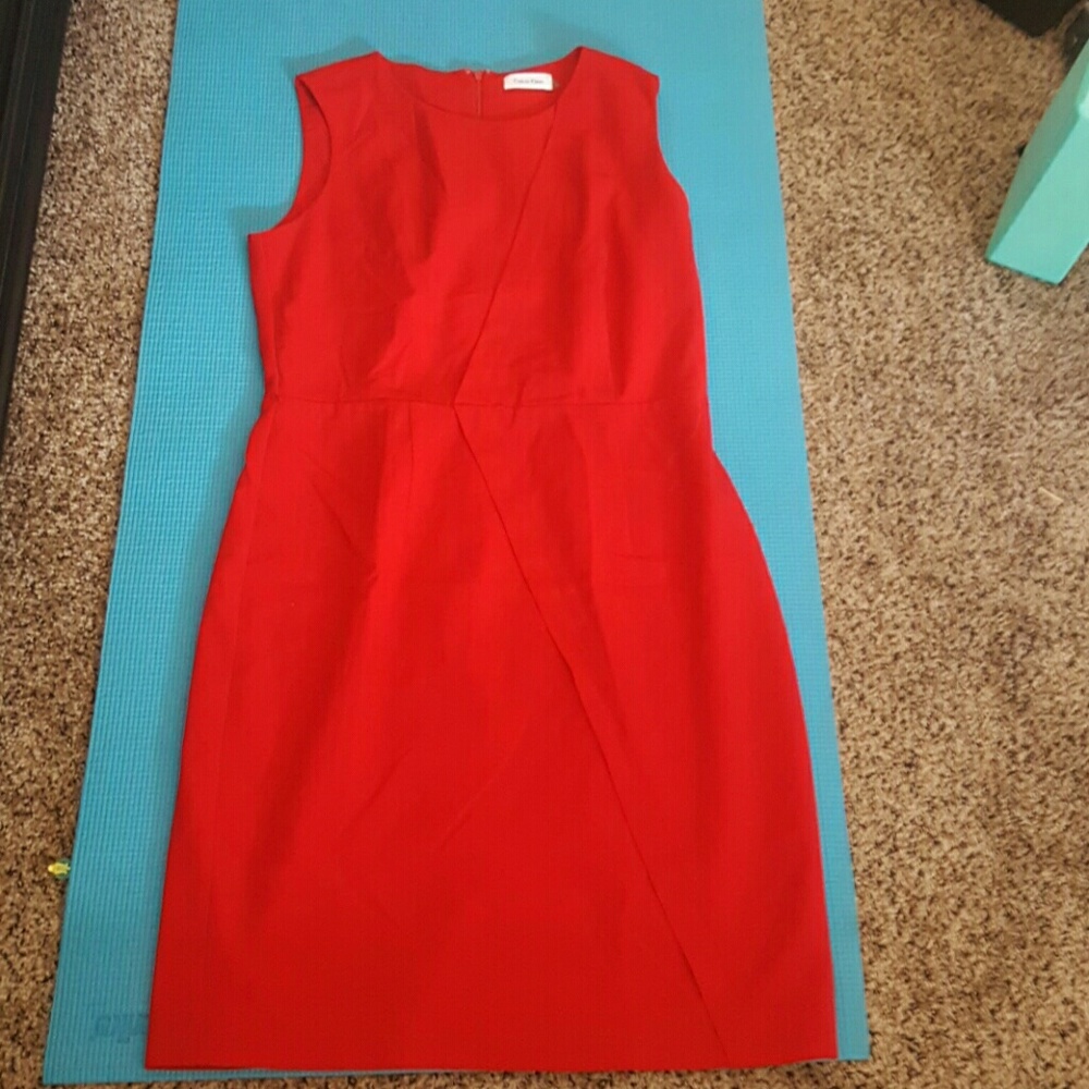 Red sleeveless dress