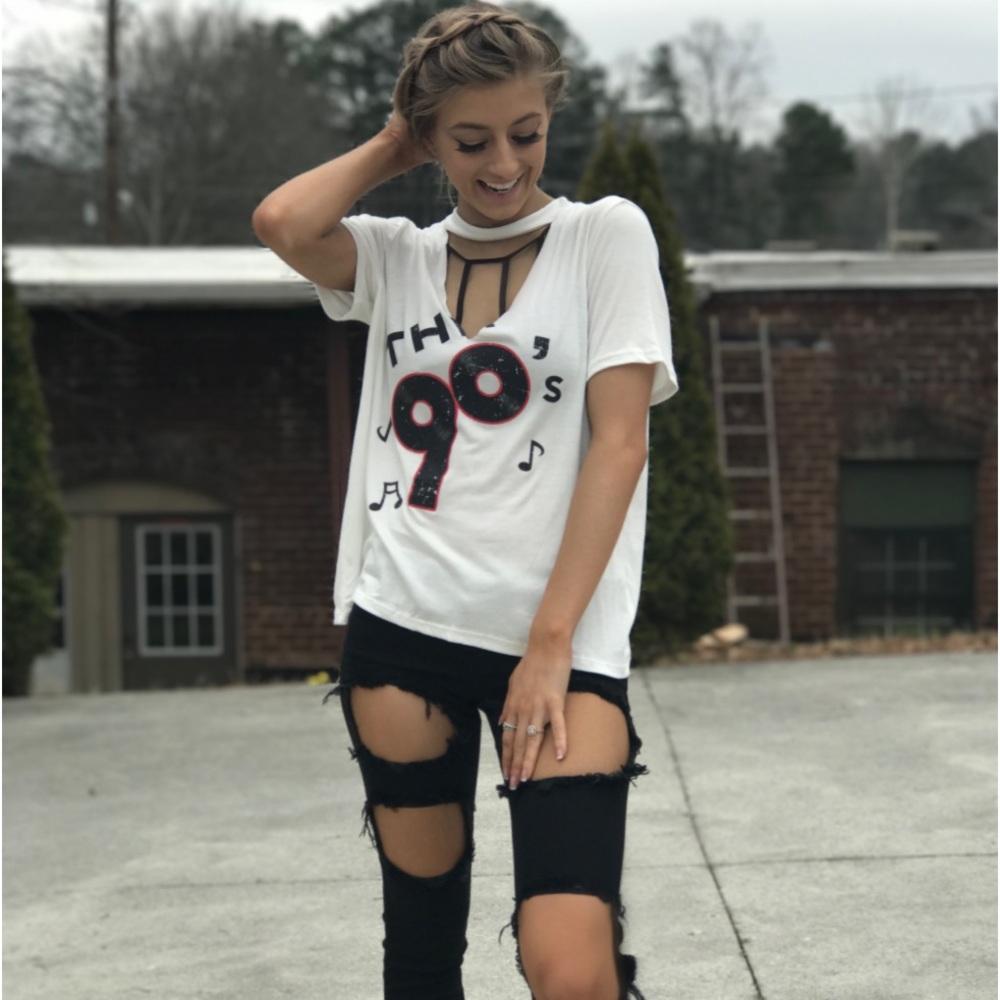 The 90's Choker Tee - Picture 4 of 8