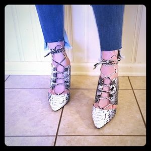 NIB Christian Siriano Python Lace up mule