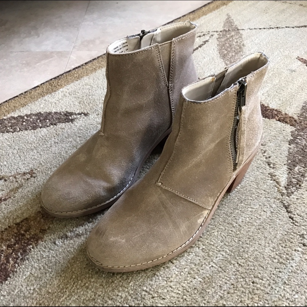 Shoemint Taupe Booties Size 5