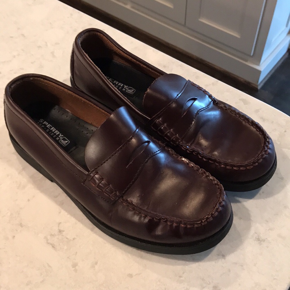 Boys Sperry penny loafer shoes size 5.5