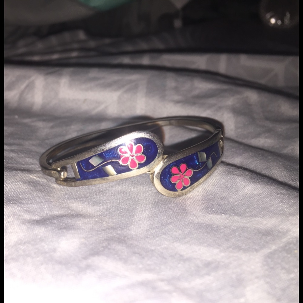 Flower bracelet