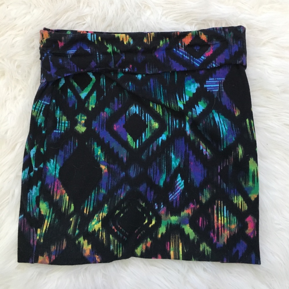 Pattern pencil skirt