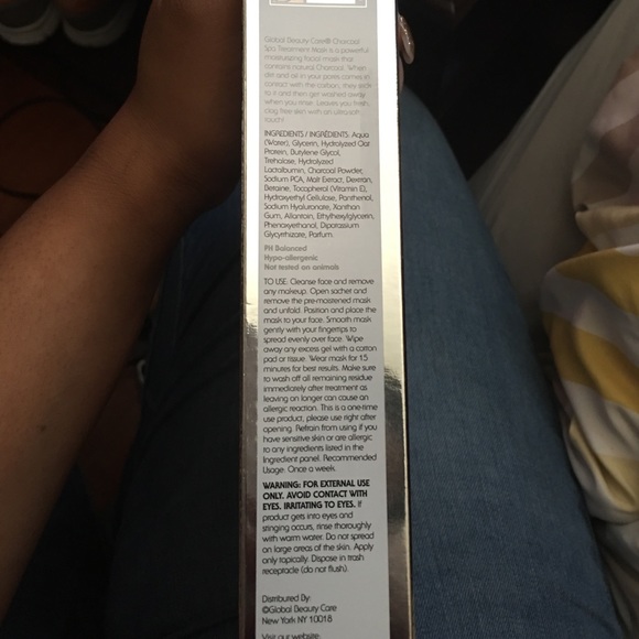 Charcoal face mask - Picture 2 of 2