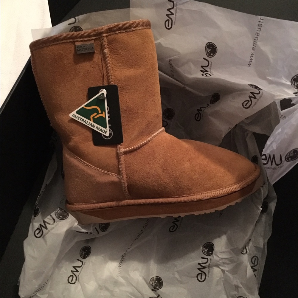 NWT EMU boots