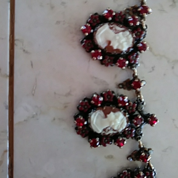 Victorian cameo necklace with rubies - Picture 2 of 3