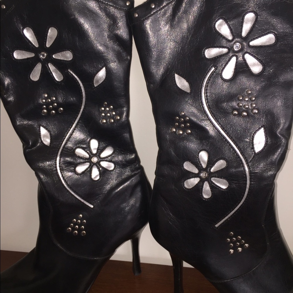Sexy Black Boots!!