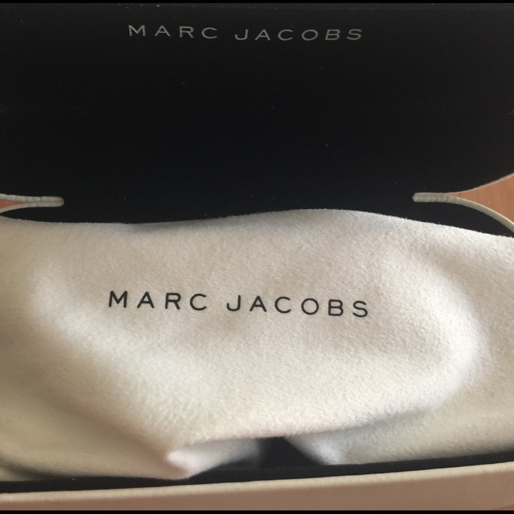 Sunglasses. - Picture 6 of 6