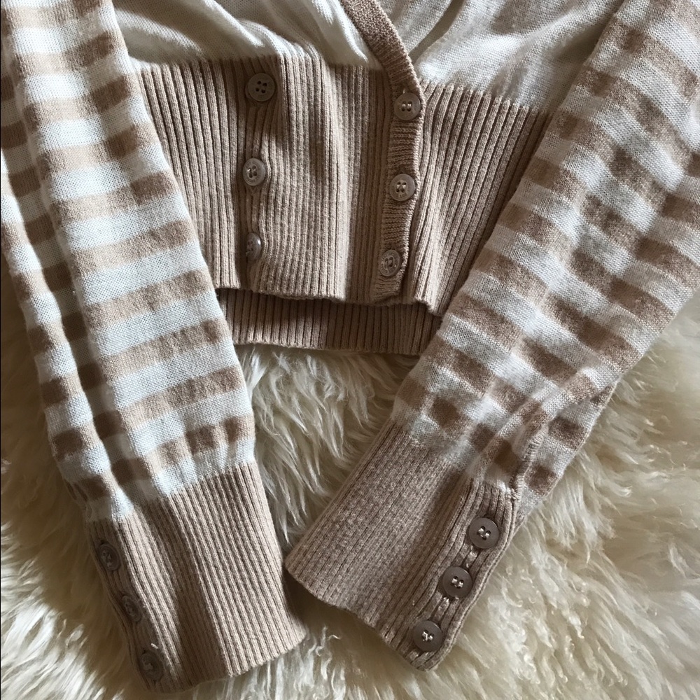 Guess Sweater - Picture 2 of 3
