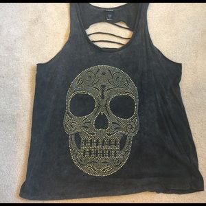 💀 Shredded Back Skull Tank Top