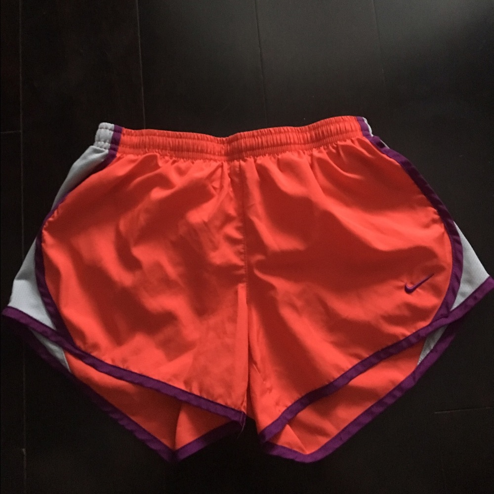 NIKE ATHLETIC SHORTS