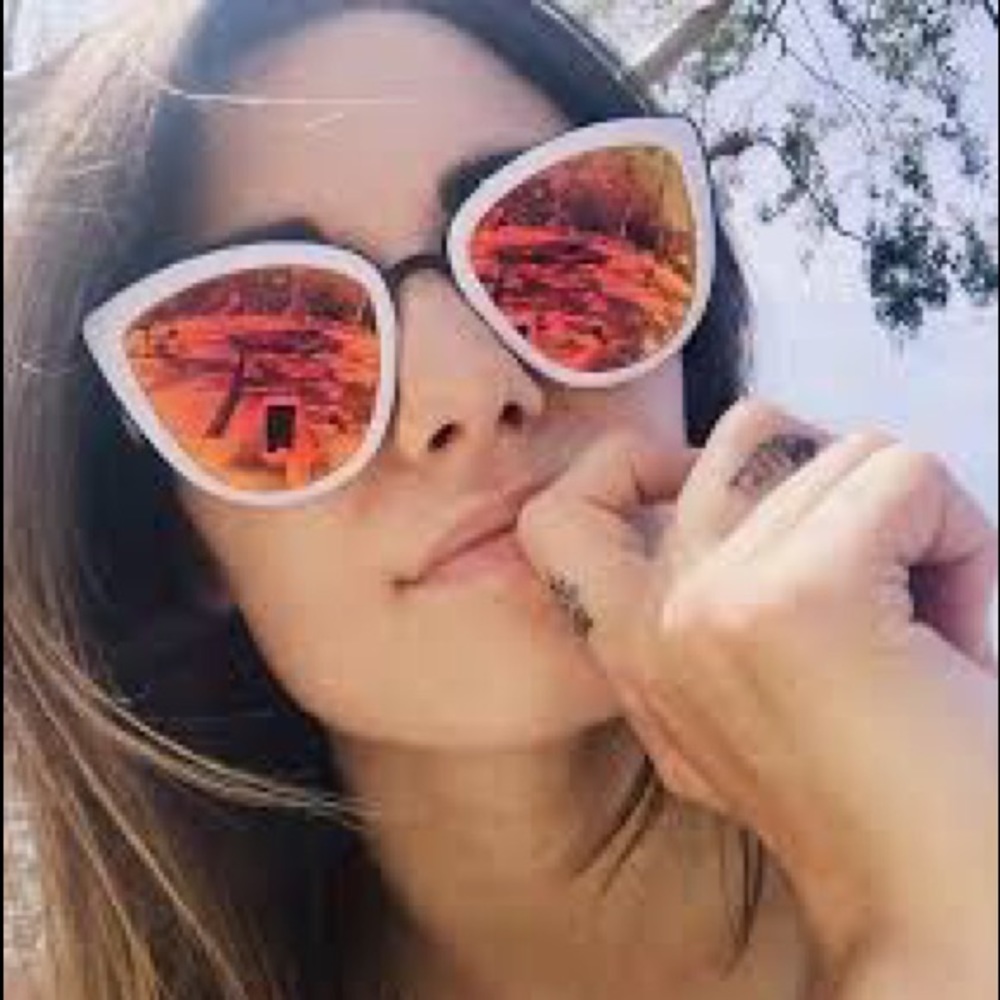 NWT LARGE "MY GIRL" CAT EYE MIRRORED SUNGLASSES