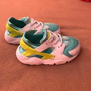 Nike toddler sneakers