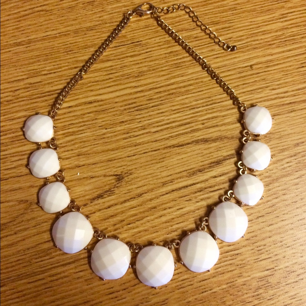 ✨Francescas White and gold statement necklace✨