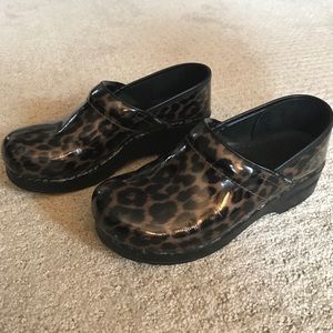 Brown and black leopard print Danksos