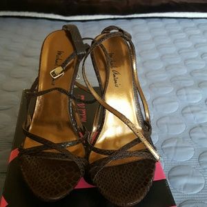 Brown strappy heels!