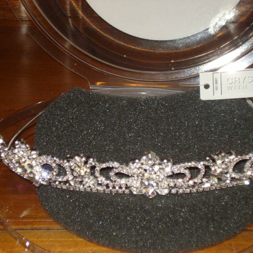 Tiara - Picture 2 of 3