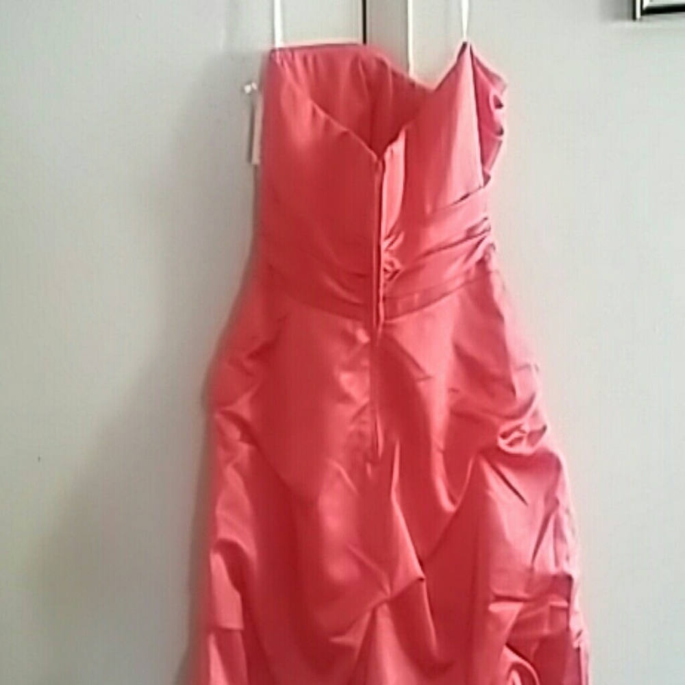 Womans Dress - Picture 2 of 4