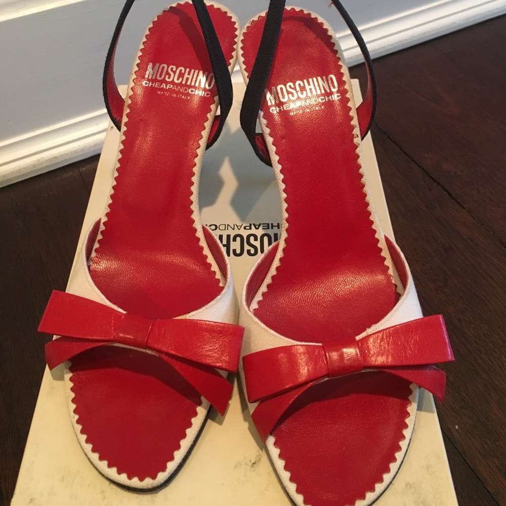 Moschino cheap and chic slingback