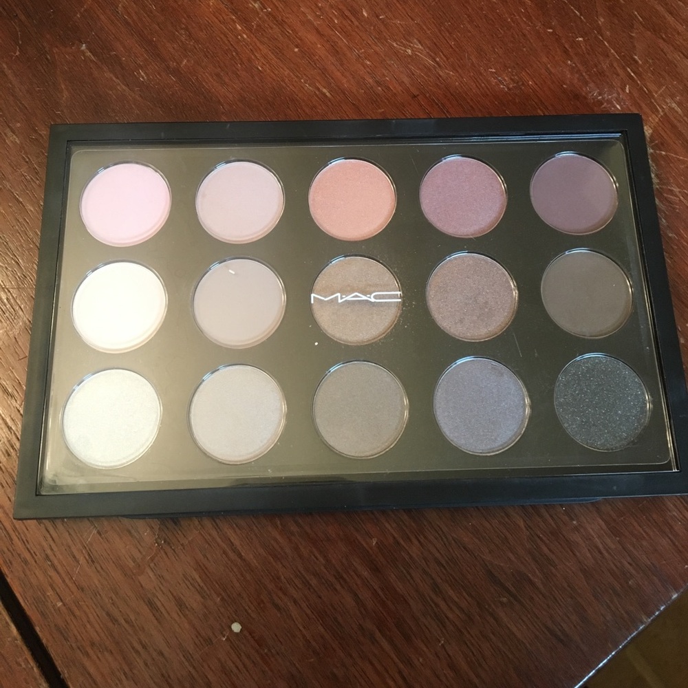MAC shadow palette