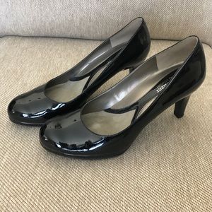 Naturalizer Black Patent Pump