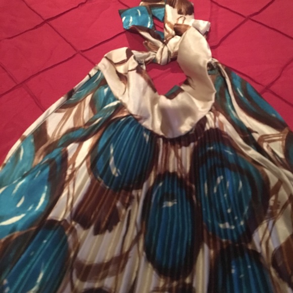 Dress - Picture 2 of 4