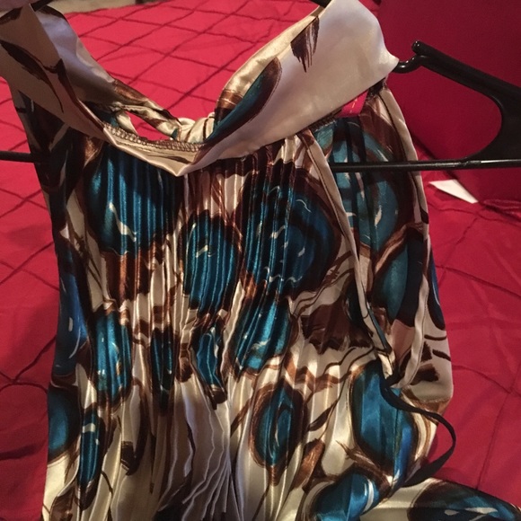 Dress - Picture 3 of 4