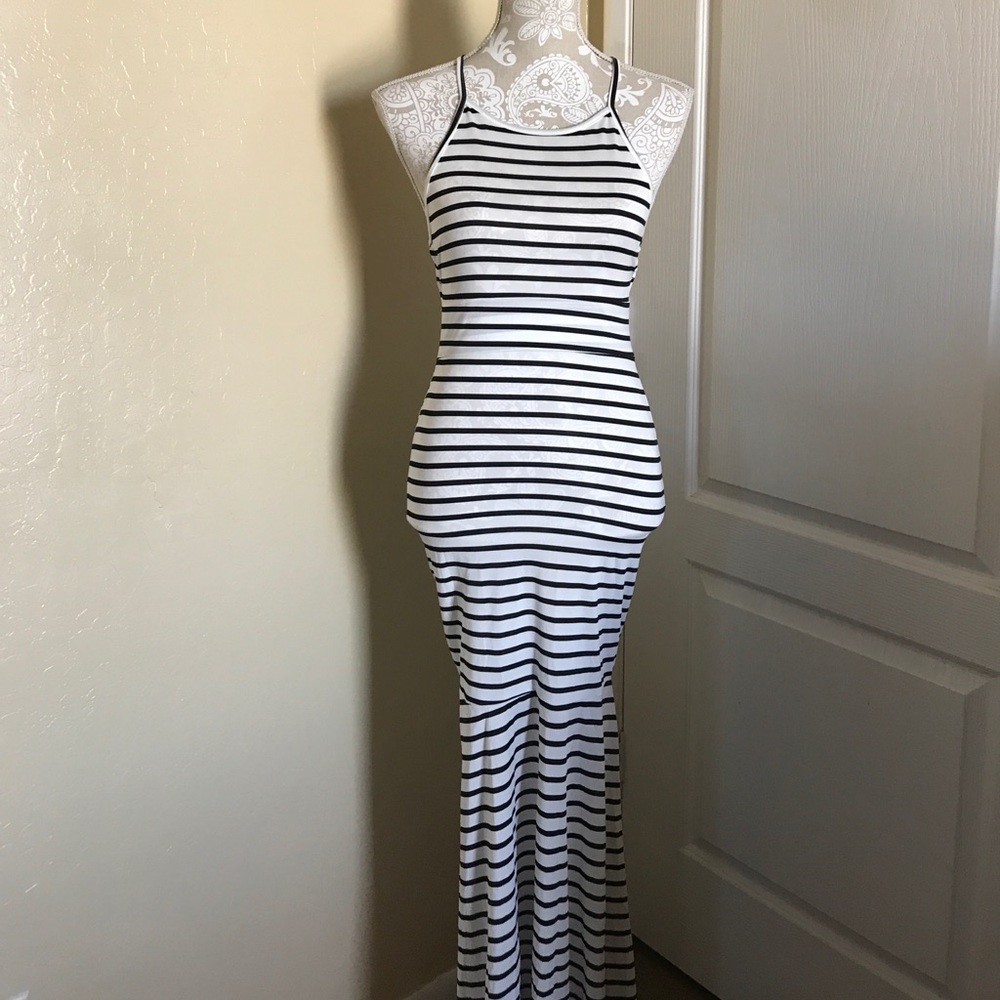 Last Price Drop  Black & White Striped  Maxi Dress - Picture 2 of 7