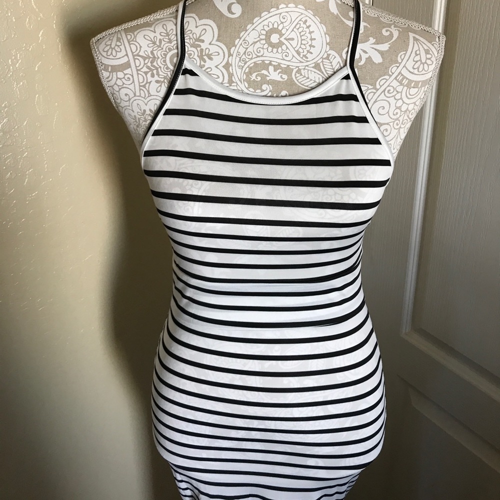 Last Price Drop  Black & White Striped  Maxi Dress - Picture 3 of 7