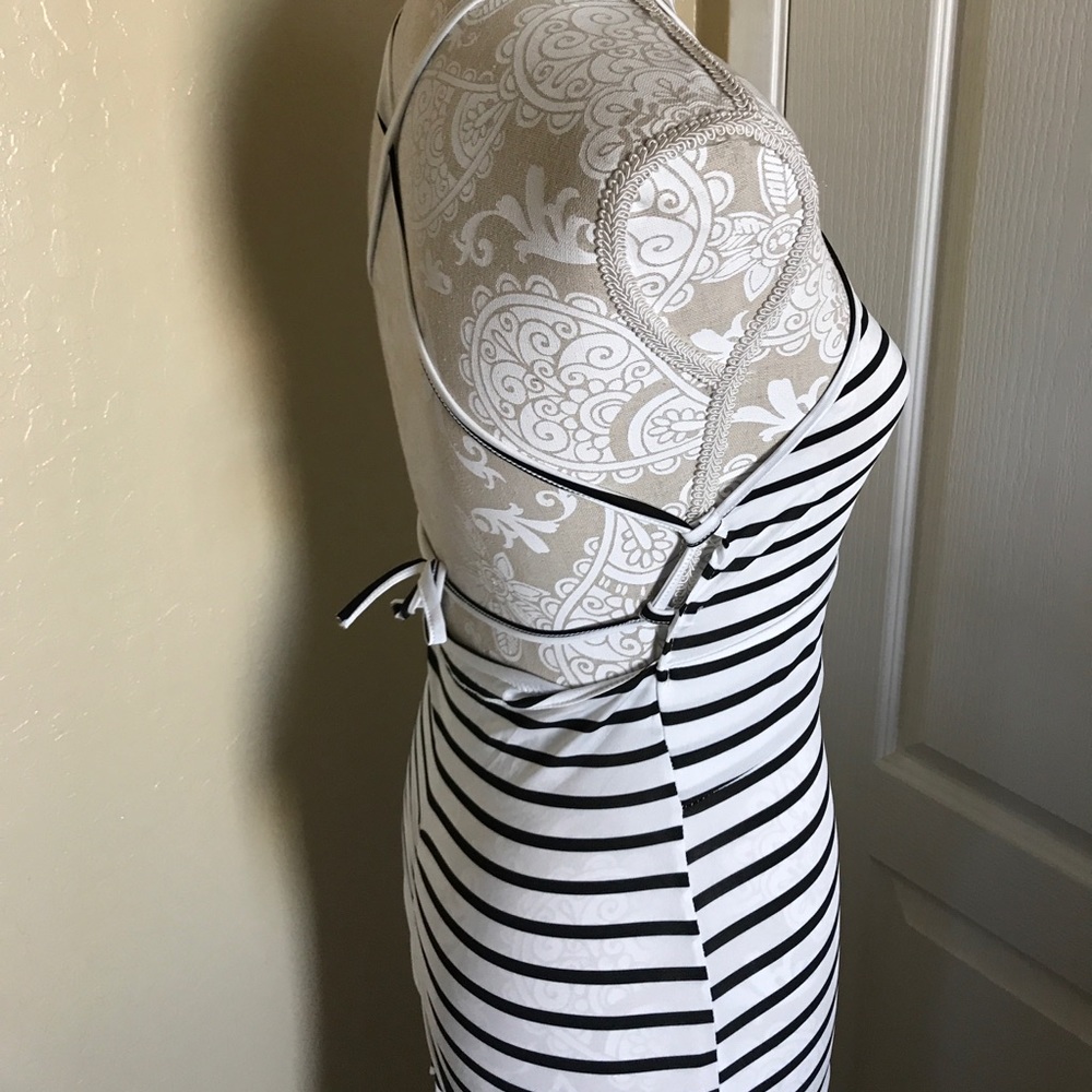 Last Price Drop  Black & White Striped  Maxi Dress - Picture 5 of 7