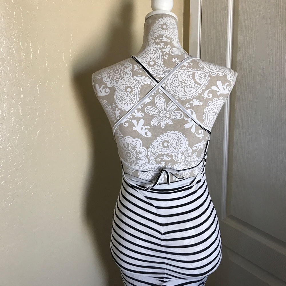 Last Price Drop  Black & White Striped  Maxi Dress - Picture 6 of 7