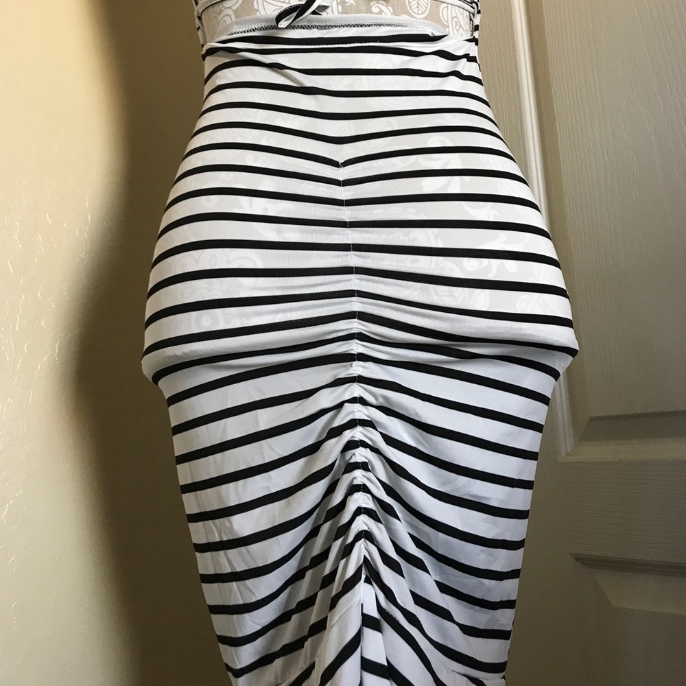 Last Price Drop  Black & White Striped  Maxi Dress - Picture 7 of 7