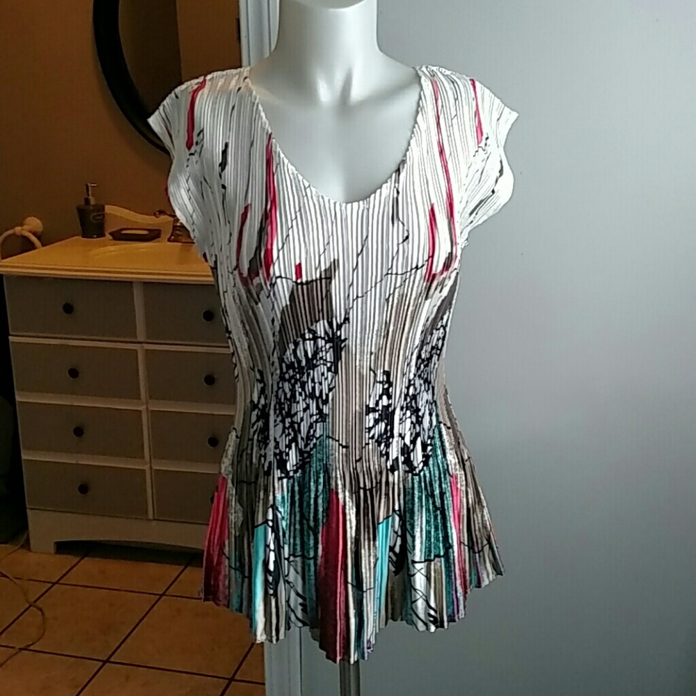 Gorgeous Milano blouse sz medium