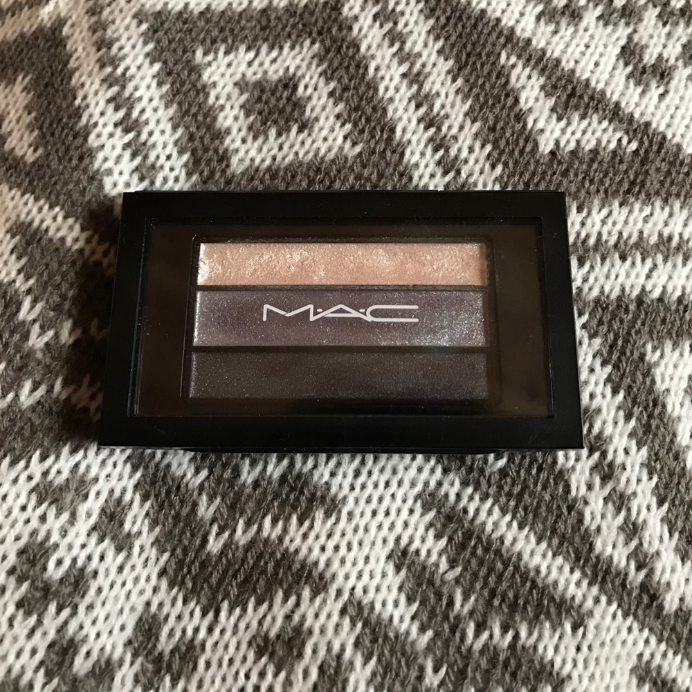 M.A.C Smoky Black Friday Eyeshadow Palette NWOT