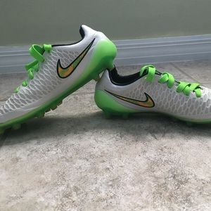 Nike Magista Obra Cleats