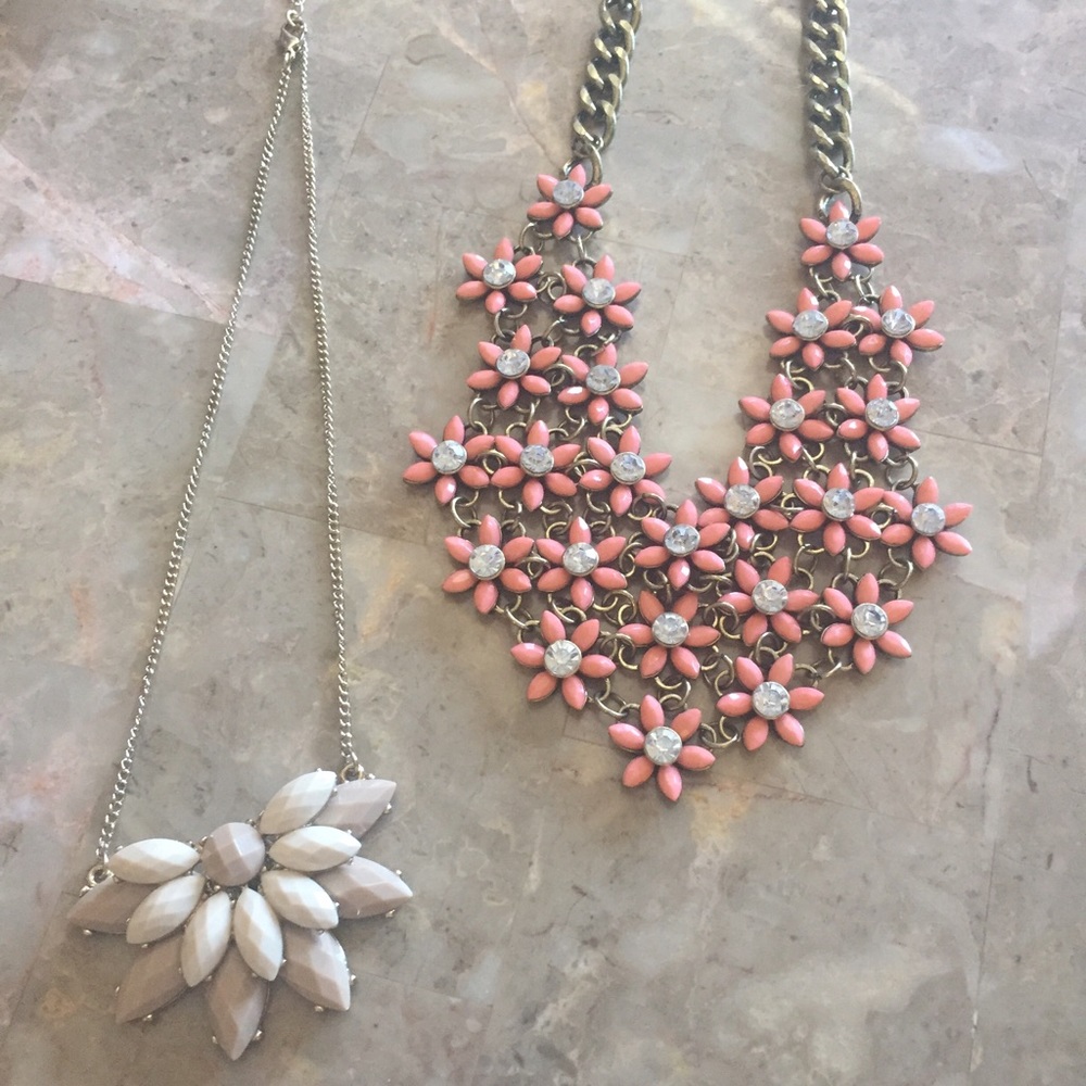 2 pieces of Costume jewelry