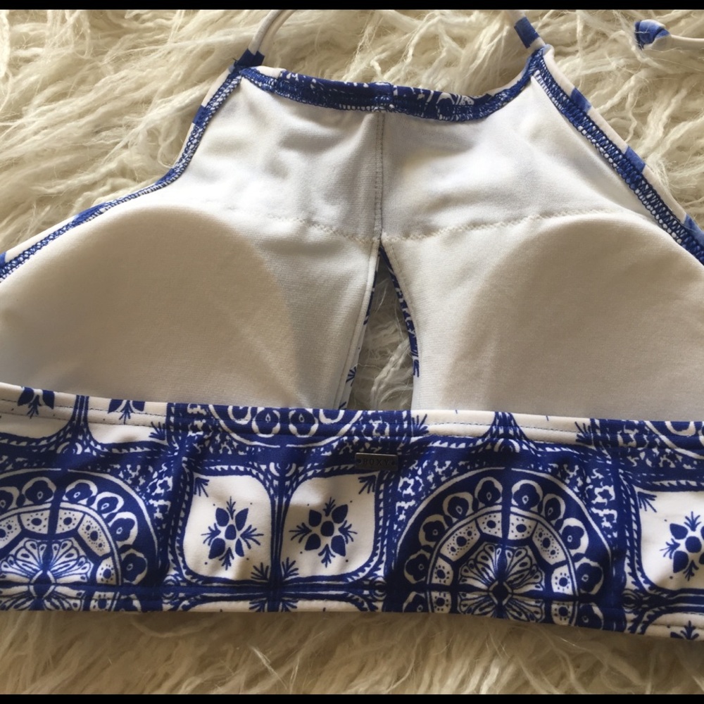 Roxy Tide of the Way Crop Halter Bikini - Picture 4 of 5