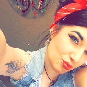 Meet your Posher, Carisa