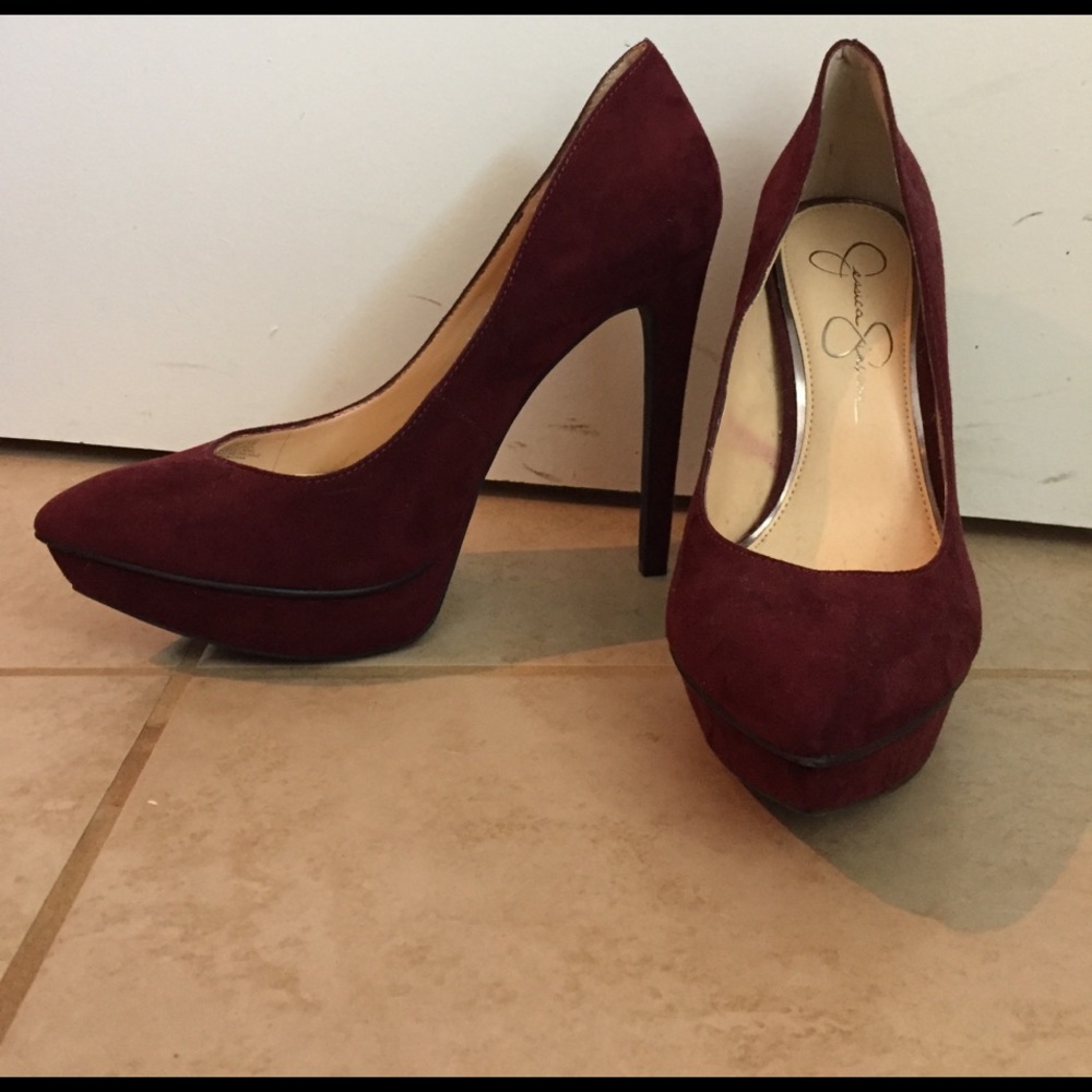 Jessica Simpson 9 Suede Pumps